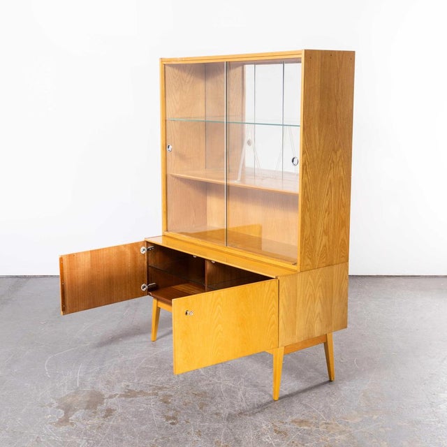Czech Glass Fronted Mirrored Back Cabinet from Nabytek, 1960s For Sale - Image 11 of 13