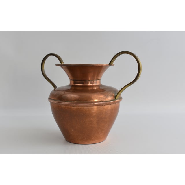 1980s Copper Vase With Brass Handles For Sale In New York - Image 6 of 7
