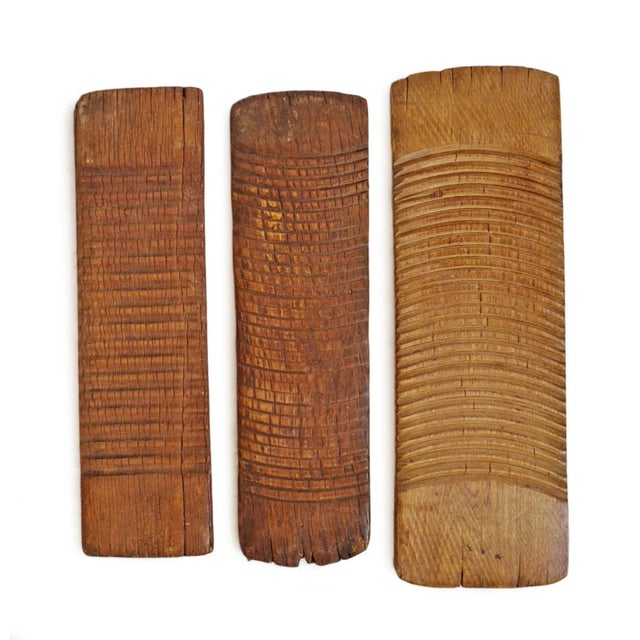 Wood Vintage Painted Chinese Carved Wood Rustic Washboard For Sale - Image 7 of 8