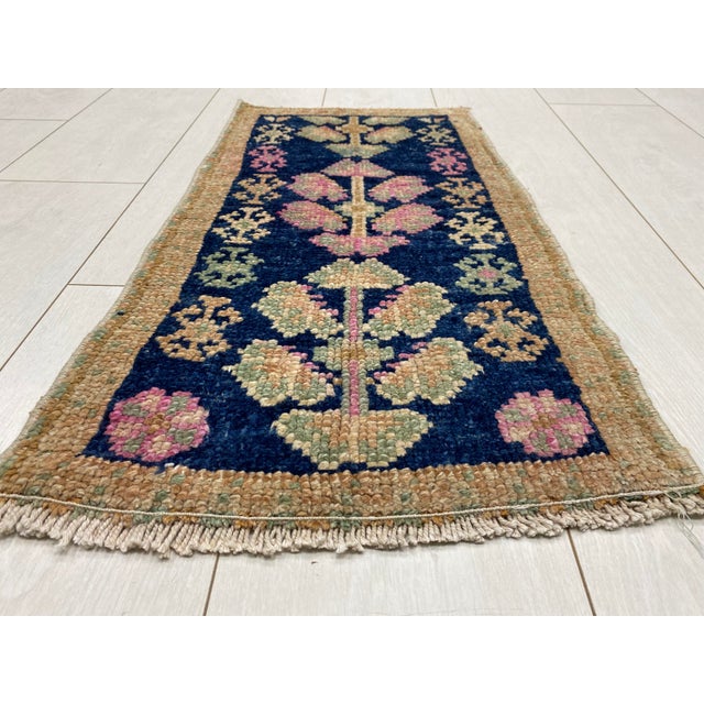 Turkish Bohemian Small Vintage Carpet For Sale - Image 3 of 5