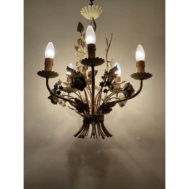 Hollywood Regency Gilded and Cream Rose and Bellflower Chandelier, Italy, 1960s For Sale - Image 14 of 16