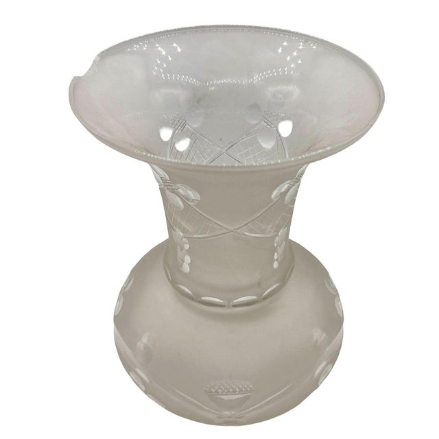 Early 20th Century Early 20th Century Victorian Wheel Cut Frosted Glass Floral Oil Lamp Fluted Hurricane Shade Chipped For Sale - Image 5 of 7