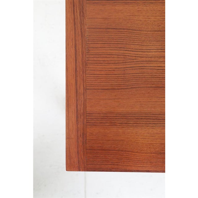 Brown Danish Modern Minimalist Model #253 Nesting Tables in Teak, 1960s, Set of 3 For Sale - Image 8 of 10