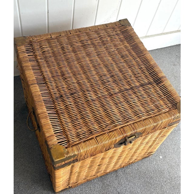Chinoiserie 1970s Chinoiserie Wicker Hinge-Top Trunk/Chest W/ Brass Accents For Sale - Image 3 of 7