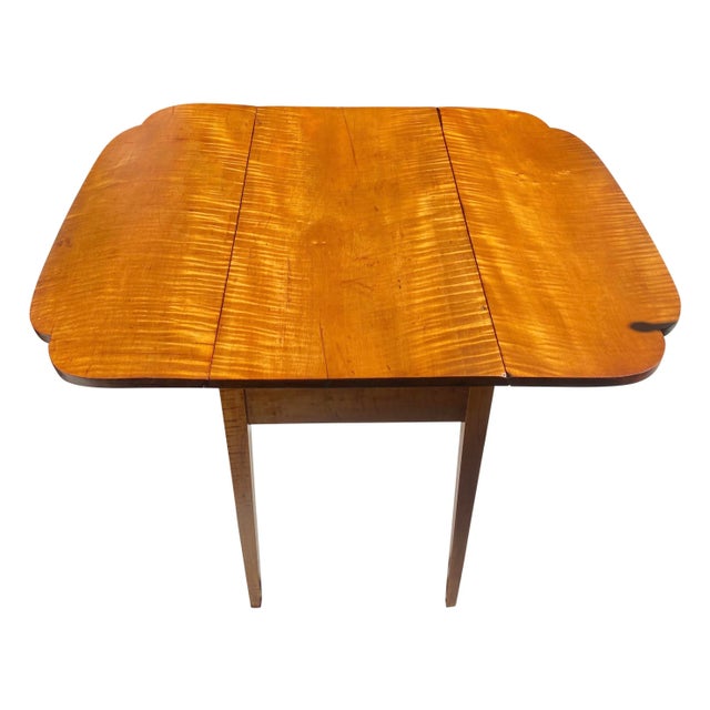 Late 18th Century Antique Federal Period Hepplewhite Tiger Maple Drop Leaf Table With Ovolo Top For Sale - Image 10 of 13