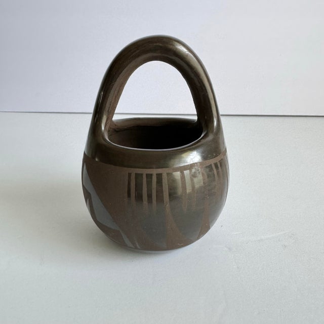 Santa Clara Pueblo Blackware Pottery Basket Pot Yolanda & James Signed For Sale - Image 6 of 9