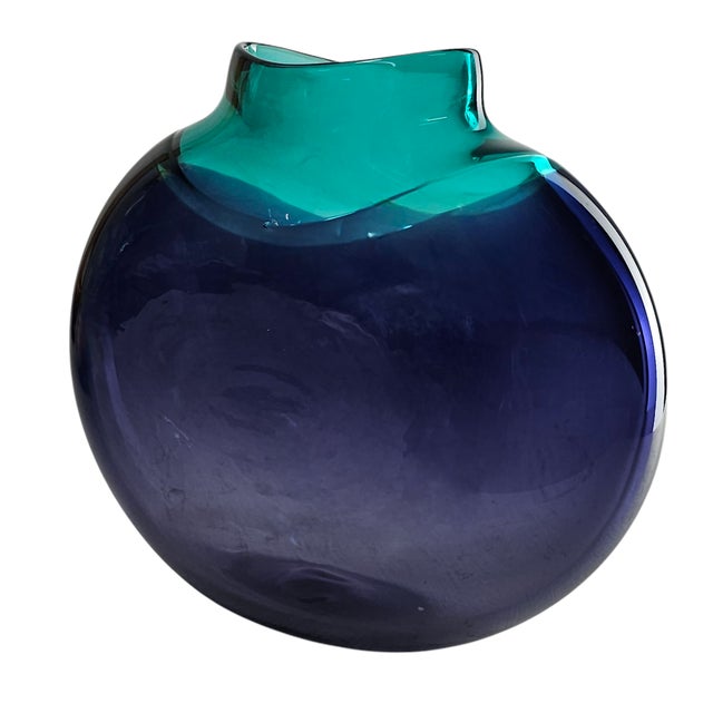 Late 20th Century Signed Maureen Williams Australian Art Glass Vase – 5.75” Purple & Green For Sale - Image 5 of 8