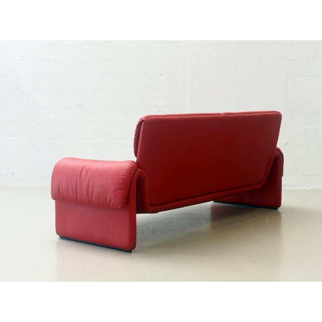 Red DS-2011 Leather Sofa from De Sede, 1980s For Sale - Image 8 of 16