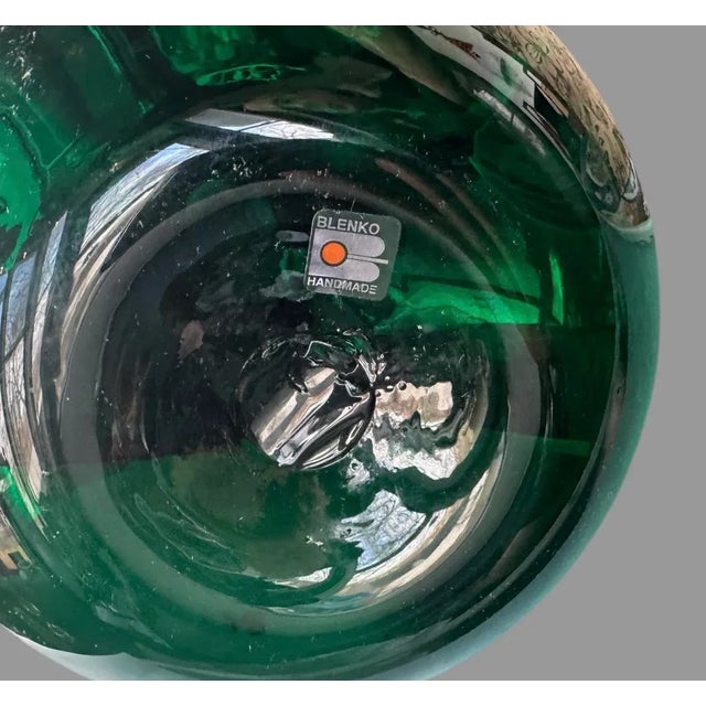 Vintage Blenko Handmade Emerald Colored Mid-Century Modern Art Glass Vase For Sale - Image 6 of 9