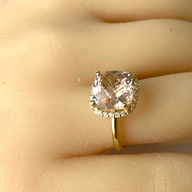 Pink Cushion-Shaped Morganite Diamond 4.50 Carat 14 Karat Yellow Gold Halo Setting Ring Finger Size 6.75 For Sale - Image 8 of 11
