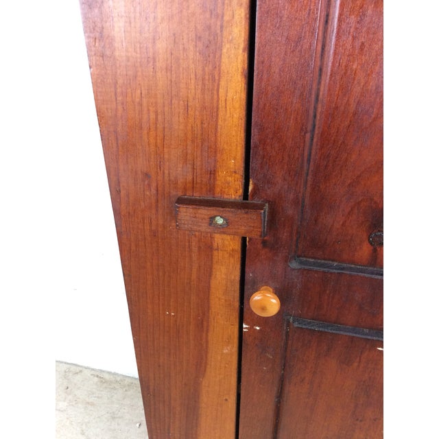 1920s Antique American Pine Cabinet With 4 Shelves For Sale - Image 5 of 12
