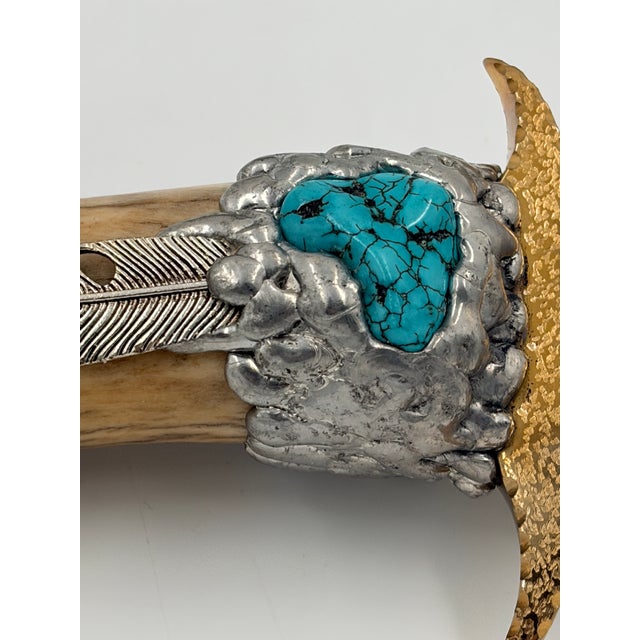American Signed Travis Palmer Bocephus Custom Bowie Knife Stag Turquoise Stand For Sale - Image 3 of 10