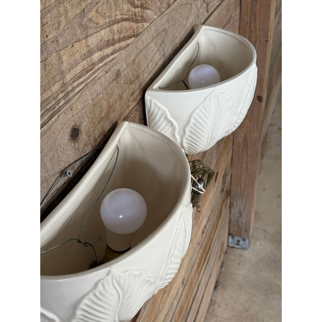 Vintage Coastal Regency Glazed Ceramic Palm Leaf Wall Sconces by Haeger-Pair For Sale - Image 11 of 12