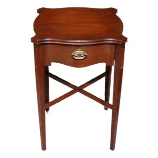 Vintage Federal Hepplewhite Style Mahogany X Base Side Table Nightstand For Sale
