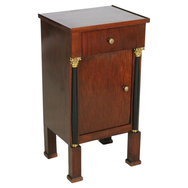 Italian Empire Neoclassical Walnut Bedside Tables from Bassanos Ebanistery, 1920s, Set of 2, in Very Good conditions....
