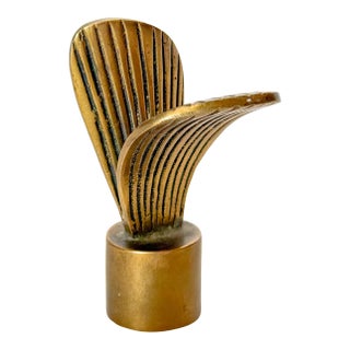 Vintage Brass Fin Lamp Finial by Chapman For Sale