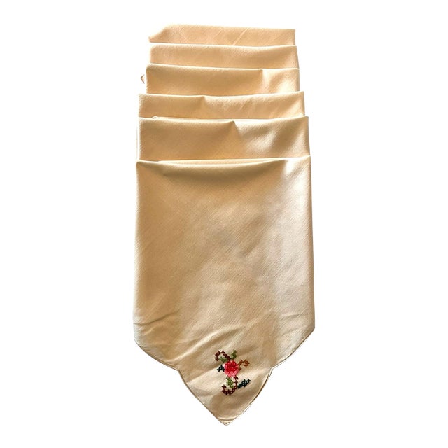 Vintage Embroidered Dinner Napkins Beige Traditional Farmhouse Shabby Chic Edwardian Spring Easter - Set of 6 For Sale