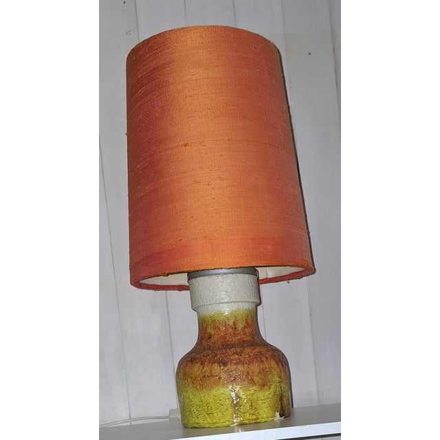Italian Handmade Table Lamp with Yellow-Orange Ceramic Base and Fabric Shade, 1970s For Sale - Image 6 of 10