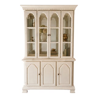 Vintage Dixie Furniture French Provincial Lighted China Cabinet For Sale