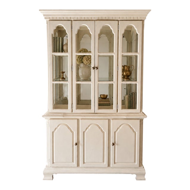 Vintage Dixie Furniture French Provincial Lighted China Cabinet For Sale