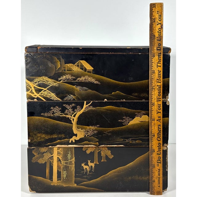 Antique Japanese Maki-e Lacquered Jubako Box: Meiji Period Bento Box For Sale - Image 9 of 10