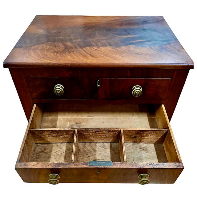 19th-Century American Federal Mahogany Three-Drawer Worktable For Sale - Image 11 of 12