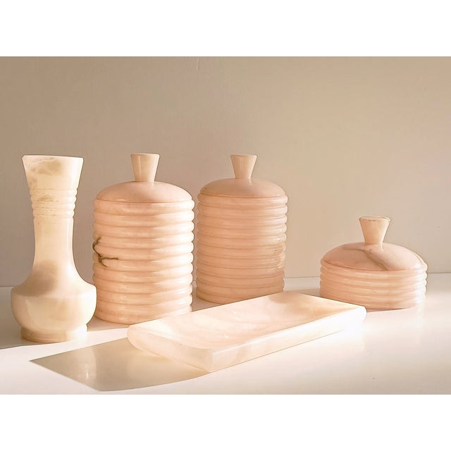 Mid-Century Pink Alabaster Bathroom Set, 1960s, Set of 5 For Sale - Image 4 of 12