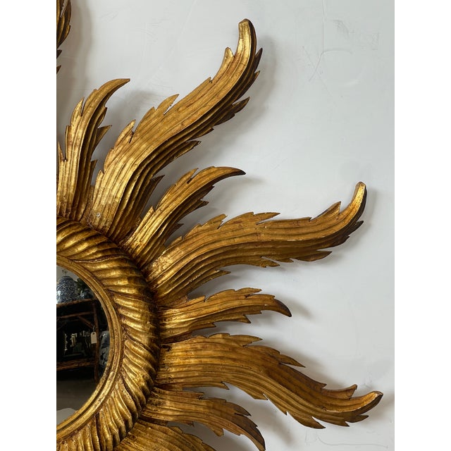 French Hand-Carved Giltwood Sunburst Mirror, Hollywood Regency, 1940s For Sale In West Palm - Image 6 of 16