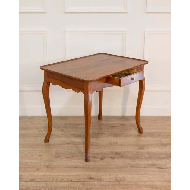 French Walnut Cabaret Table with Frieze Drawer, Late 18th Century For Sale - Image 9 of 9