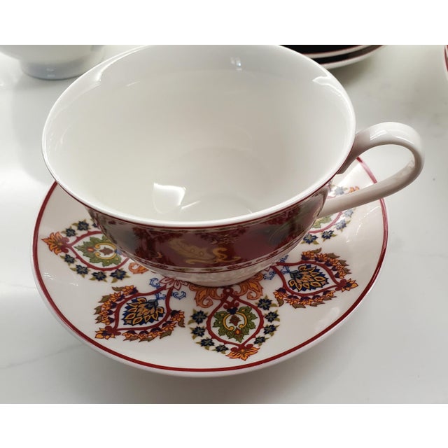 Modern 20 Piece Porcelain Dinnerware Set for 4 For Sale - Image 4 of 5
