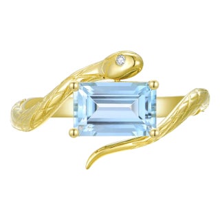 Kai Snake Protection Emerald-Cut 2.03ctw Aquamarine & Diamond East-West Ring in 14k Solid Gold (All Sizes Available) For Sale