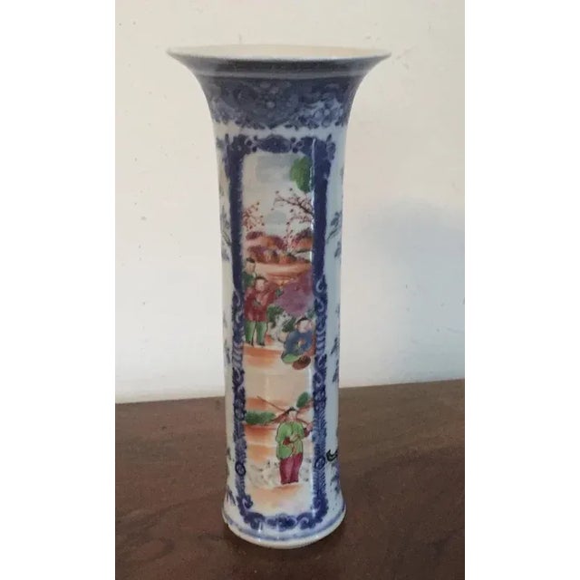 18th Century Chinese Export Porcelain Decorated Vase For Sale In New York - Image 6 of 11