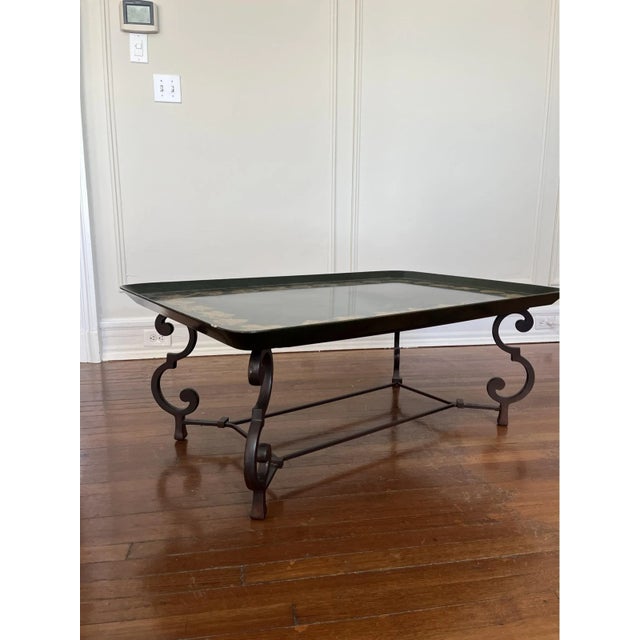 Early 20th Century Italian Lacquered and Hand-Painted Gilt Wood Tray Top Coffee Table With Wrought Iron Base For Sale - Image 4 of 9