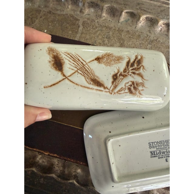 Wedgwood Vintage Midwinter Stonehenge Wild Oats Butter Dish, Made in England, Wedgwood Group Stoneware For Sale - Image 4 of 10
