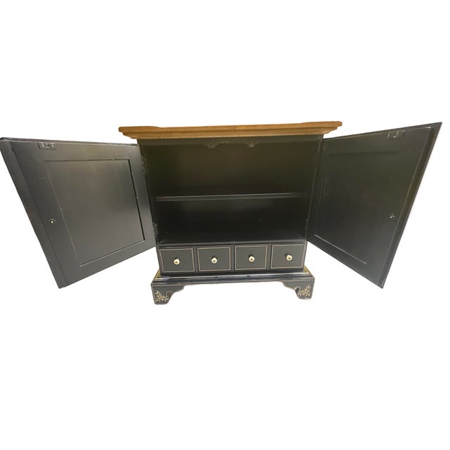 Folk Art Late 20th Century Ethan Allen Hand-Painted Black Cabinet With Floral Folk Art Panels For Sale - Image 3 of 12