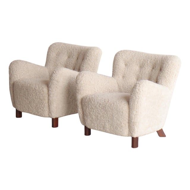 Scandinavian Modern Sheepskin Model FH-1669 Easy Chairs from Fritz Hansen, 1940s, Set of 2 For Sale