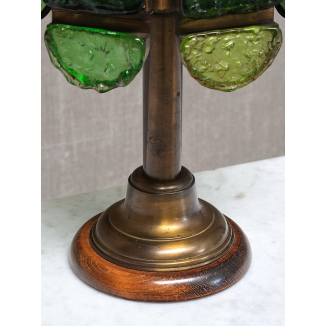 Brutalist Italian Green Dalle De Verre Glass Table Lamp in Brass and Oak, 1970s For Sale - Image 6 of 12