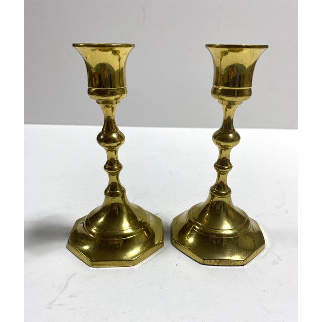 Metal Vintage Graduated Brass Candlestick Set of 6 – Hollywood Regency Table Candle Holders For Sale - Image 7 of 10