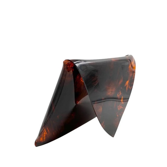 1970s Hollywood Regency Mail Shaped Magazine Rack, Ta.Ni.No Italy 1970s For Sale - Image 5 of 11