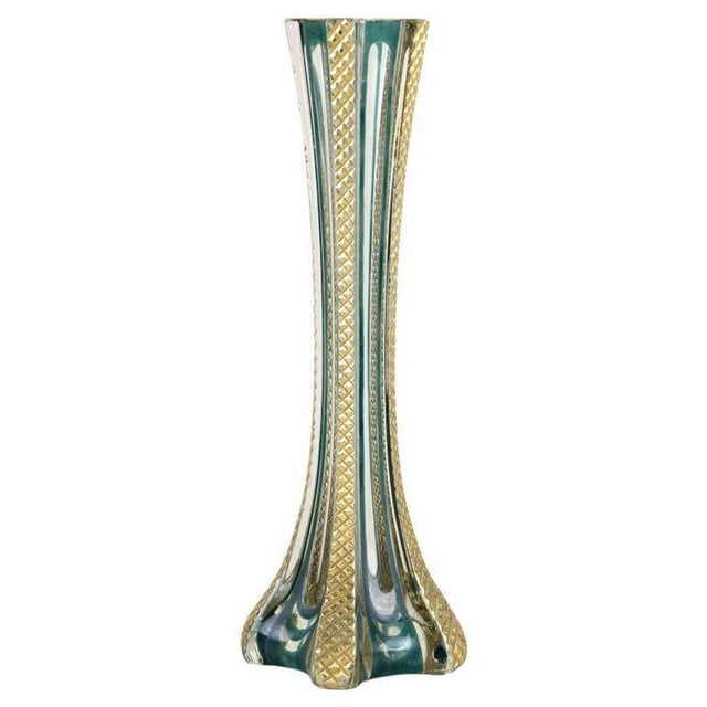 Amazing looking, rare early 20th century Murano glass vase from the period around 1920/30 in Italy. Early murano pieces in...