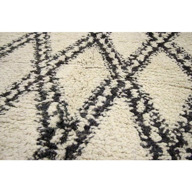 Berber Tribes of Morocco Vintage Mid-Century Beni Ourain Moroccan Rug - 6′5″ × 9′3″ For Sale - Image 4 of 7