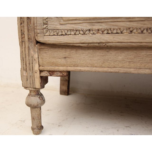 Louis XVI Chest of Drawers in Bleached Oak, Early 19th Century For Sale - Image 12 of 18