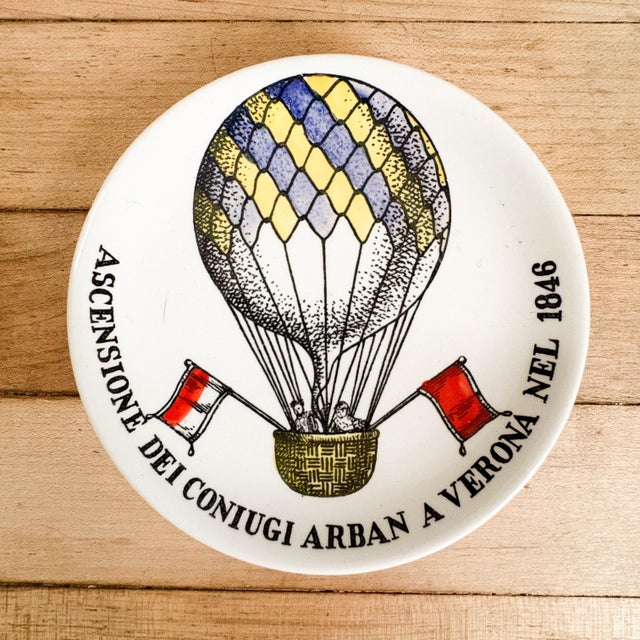 Piero Fornasetti Fornasetti "Palloni" Themed Ceramic Hot Air Balloon Coasters Set of 5 For Sale - Image 4 of 13