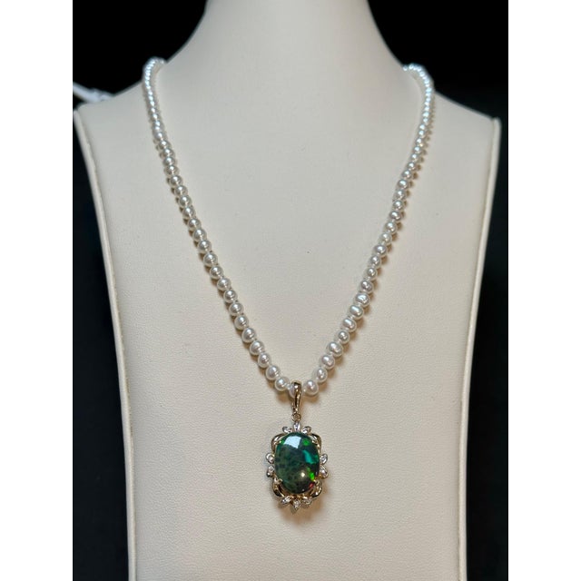 4 Ct Oval Shape Black Australian Opal & Diamond 14 K Yellow Gold Pearl Necklace For Sale - Image 9 of 18