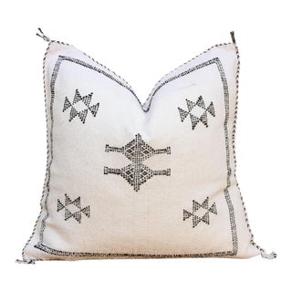 Stacked Stars Cactus Silk Moroccan Pillow For Sale