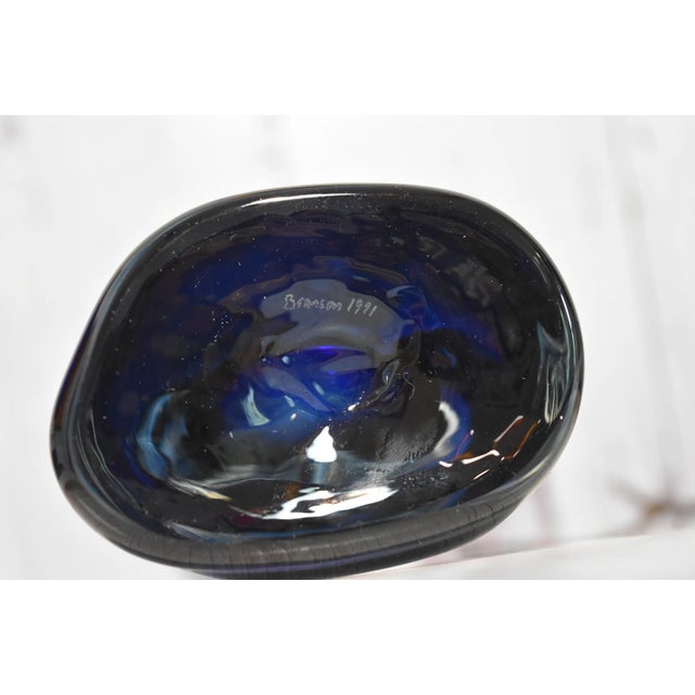 1990s Modern Sleek Branson Midnight Blue Slender Art Glass Calla Vase, Signed For Sale - Image 13 of 13