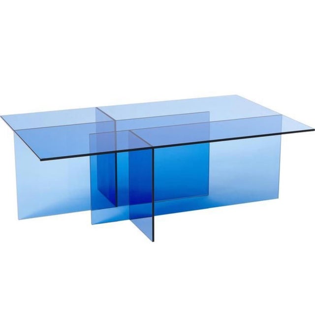 Timeless with a modern twist .The impressive plexiglass construction with a cool, transparent effect gives your interior a...