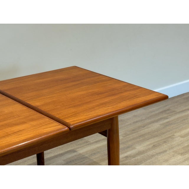 Mid-Century Modern Danish Teak Extending Dining Table by Johannes Andersen for Heals, 1960s For Sale - Image 6 of 17