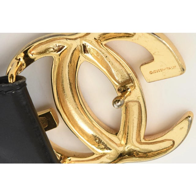 Vintage Gucci Logo Wide Black Leather Belt With Gold Plated GG'S For Sale In Miami - Image 6 of 10