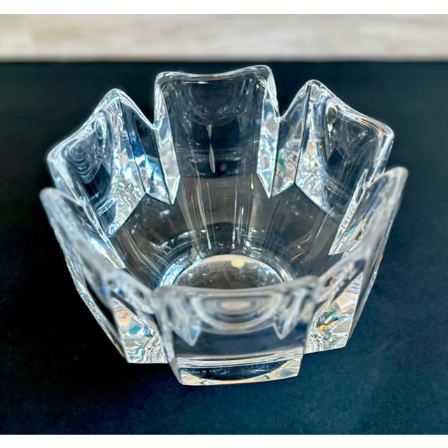 Vintage Orrefors Corona Bowl Made in Sweden, Signed Scandinavian Glass Decor 1970s – Crystal Art Glass – Mid Century Modern Decor For Sale In Miami - Image 6 of 9
